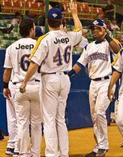 Senadores vencen 3-1