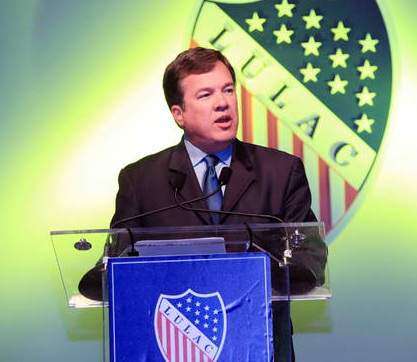 Suplidores pagan viajes de empleados públicos