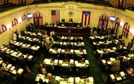 ¿Proyecto a beneficio de esposo de senadora?