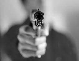 Ñeta hace llamado a gatilleros