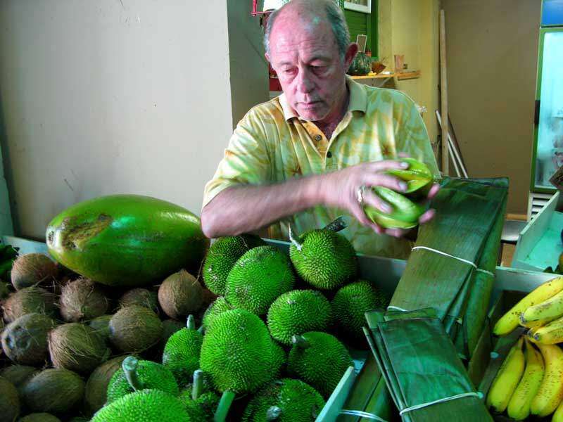 Placeros de Santurce cercados por Walgreens