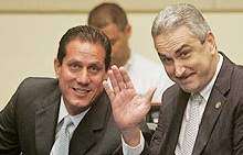 R. Schatz con la renuncia en la mano