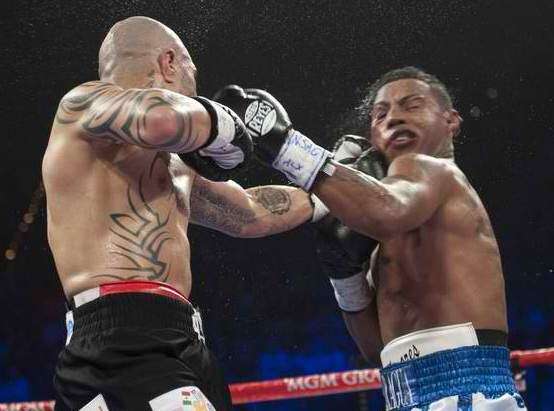 Demoledor el gancho de izquierda