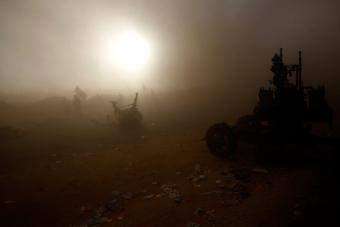 Nuevo asalto con tanques y artillería en Libia