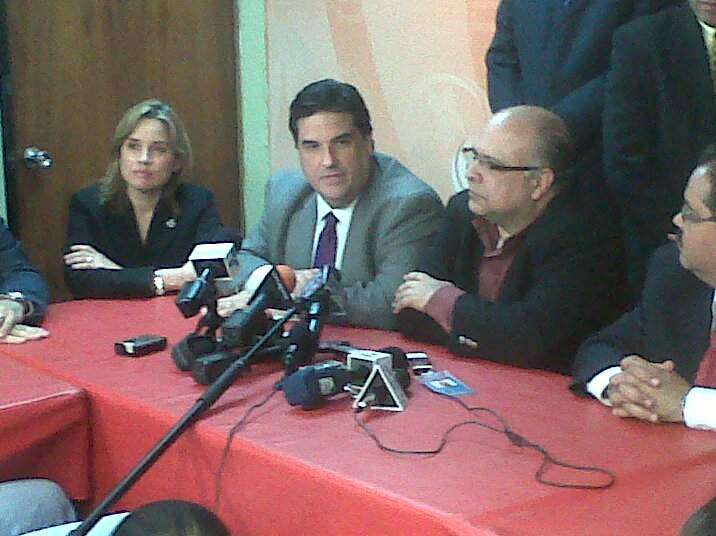 García Padilla: 4 se abstienen de respaldarlo