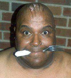 Documento tira al medio a Abdullah