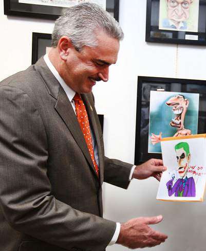 Fusté se ríe de Rivera Schatz