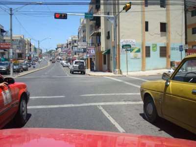 Dos policías roban a turistas en RD