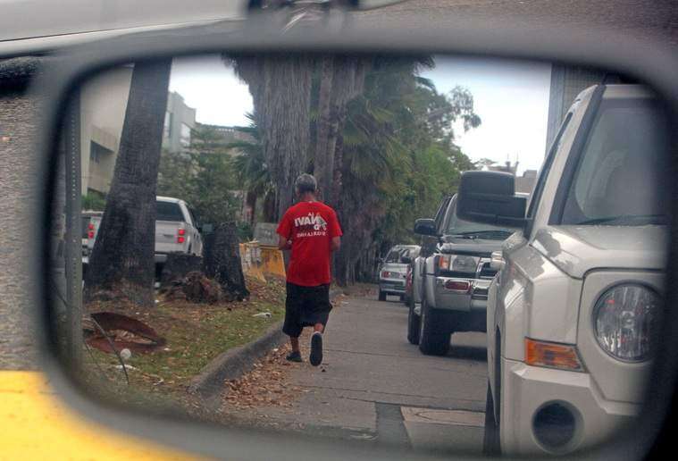 PR sufre dramático aumento de deambulantes (serie)