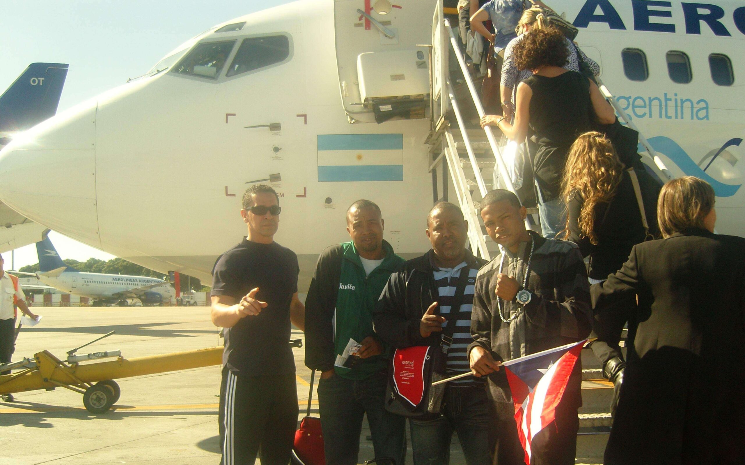 Puños boricuas arriban a Bahía Blanca