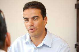 Cien corporaciones en siete días