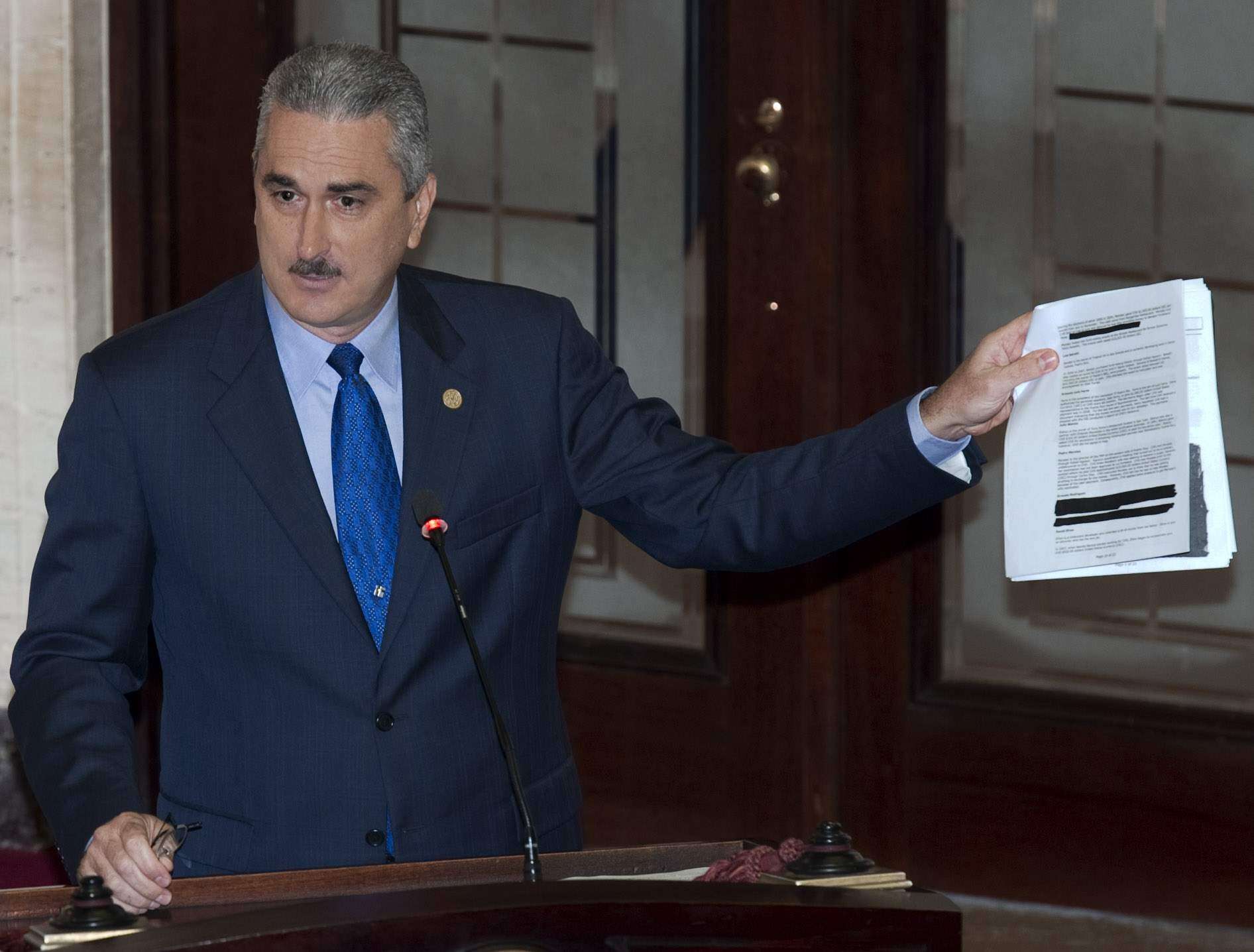Rivera Schatz acusa a la familia Ferré