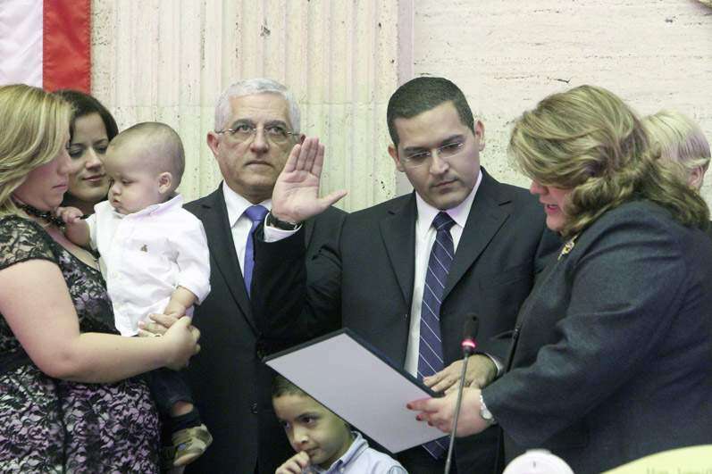 Ocupan silla de Rolando Crespo