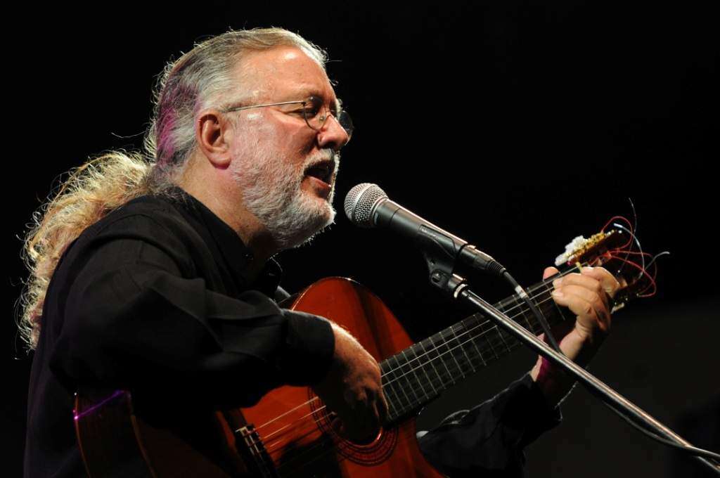 Cuatro décadas de protestar cantando