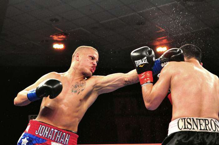 Reparte salsa ‘Mantequilla’ González