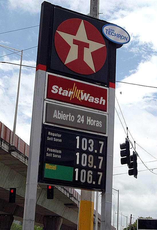 La gasolina a más de $1.00