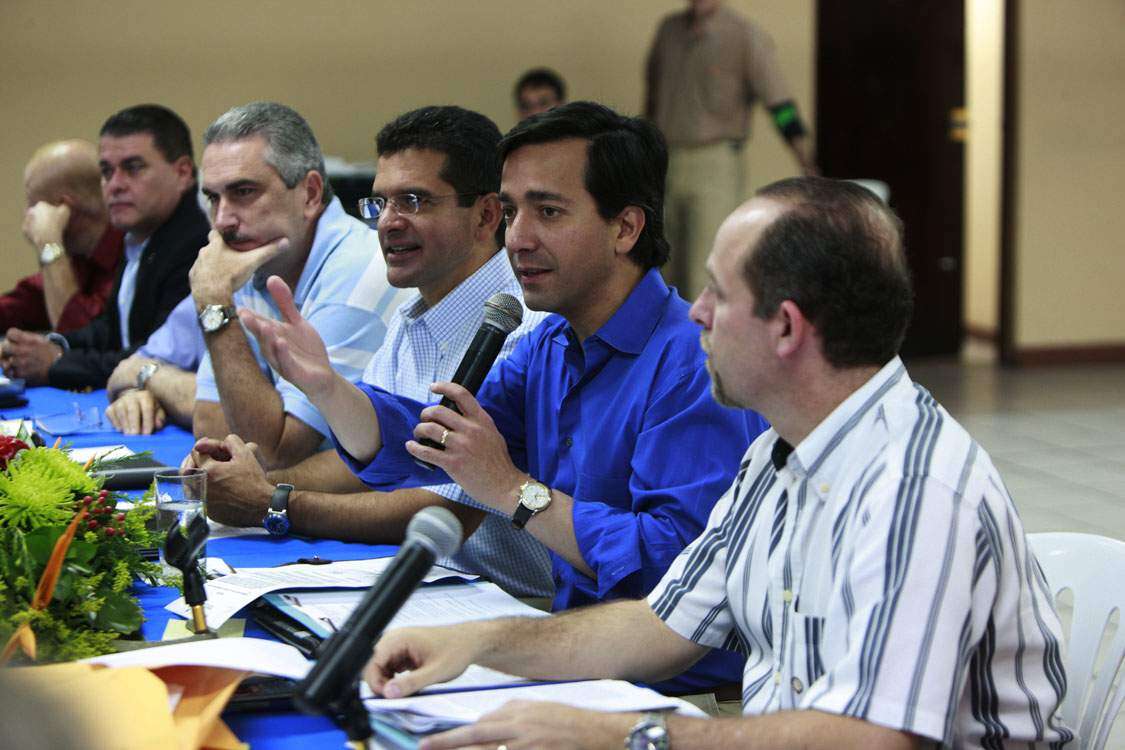 Presentan a TRS como ‘el líder’ del PNP