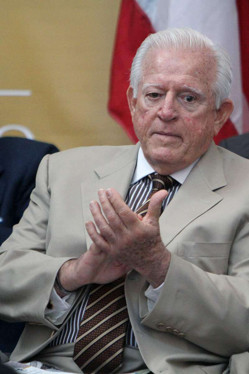 Pueden pasarle por encima a Romero Barceló