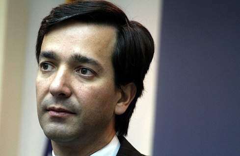 Pica la curita de Fortuño