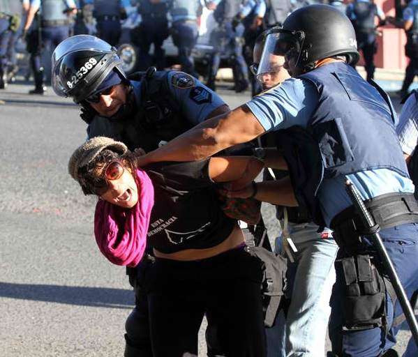 ACLU señala ‘patrón de violencia policial’