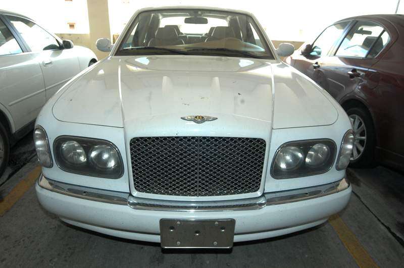 Dueño de Bentley confirma venta y calla sobre Soto