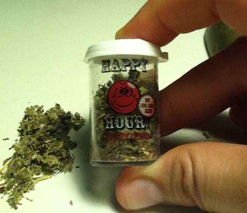 ‘Nota’ en gasolinera con marihuana sintética y legal? (vídeo)