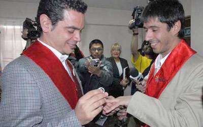 Casi 3,000 parejas gay casadas en Argentina