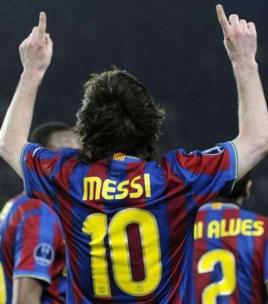 Xavi, Messi y Cristiano en lucha por premio europeo