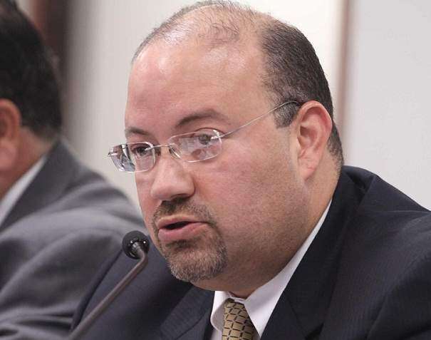 ASES a médicos: no se vistan que no van