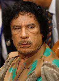 Gadafi llama a las armas contra los rebeldes