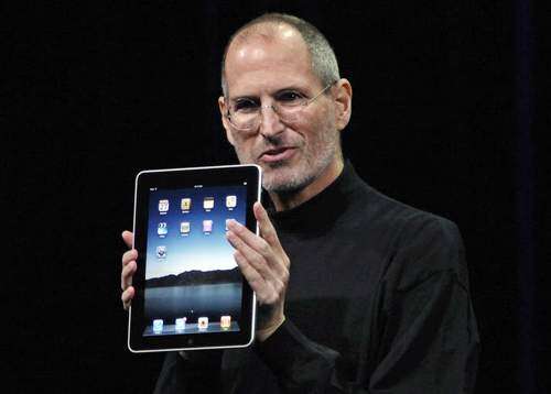 Steve Jobs renuncia como CEO de Apple
