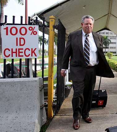 Acevedo Vilá se querella de Fraticelli