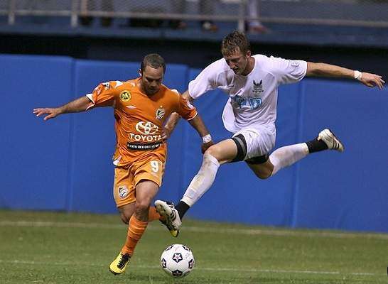 Islanders vuelven a vencer a los RailHawks