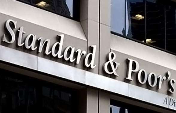 Más críticas a agencias clasificadoras