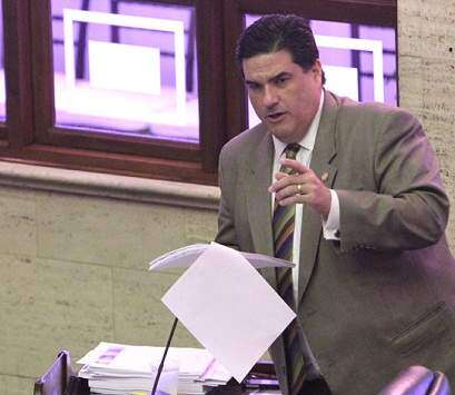 Charlie Hernández se cruza con El Vocero