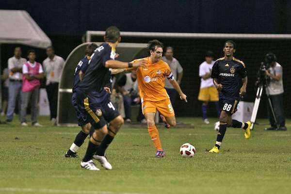 Islanders regresan a la ruta del triunfo