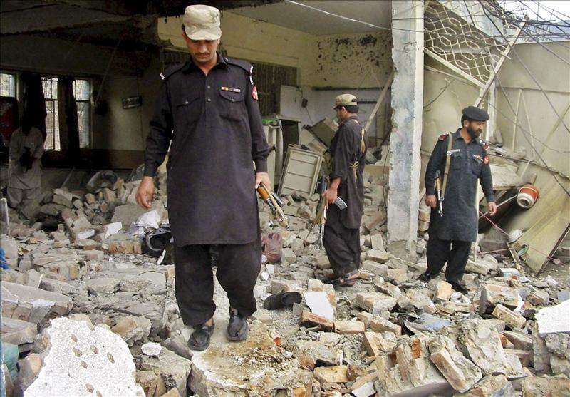 Más de 40 muertos en mezquita de Pakistán