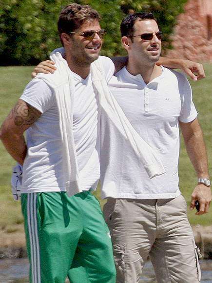 Ricky Martin ya posa con su novio