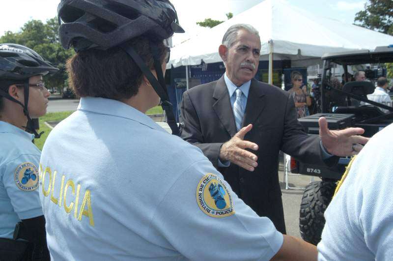 Oficiales acusados de Ley 54 no contestan suspensiones