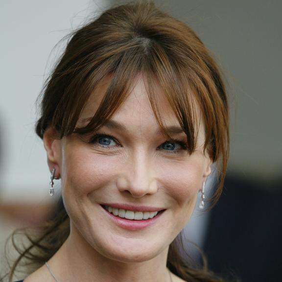 Ansiosa por parir Carla Bruni