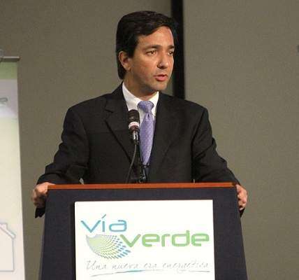 Fortuño dice que AEE ‘nunca pierde’