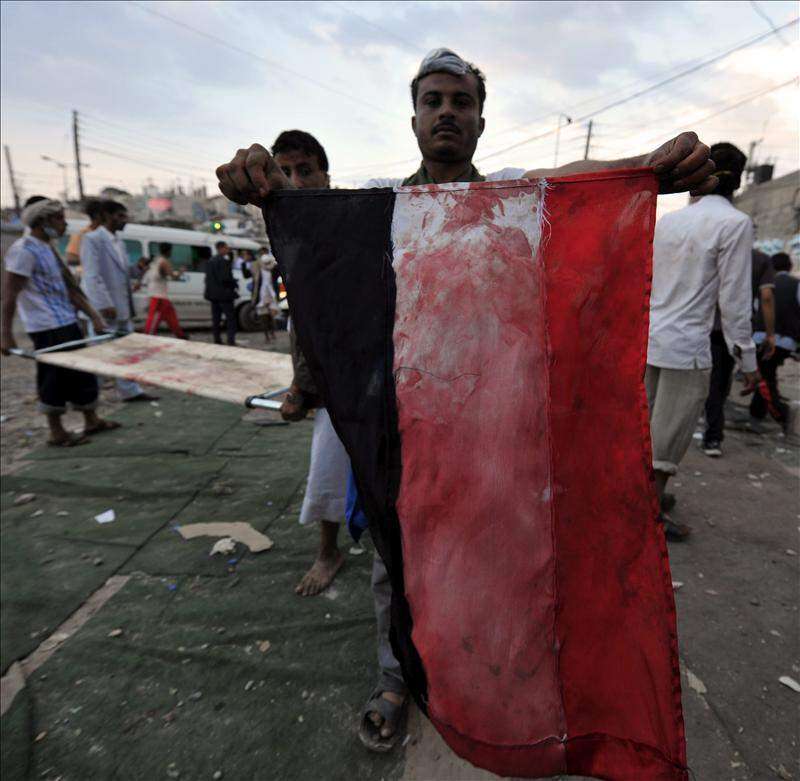 Disparan contra manifestantes en Yemen