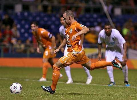 Los Islanders acortan la distancia a la victoria