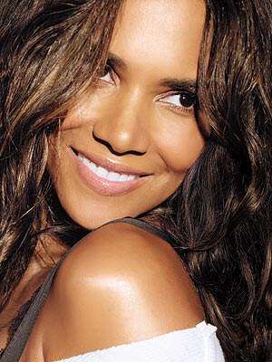 Halle Berry se rompe un pie