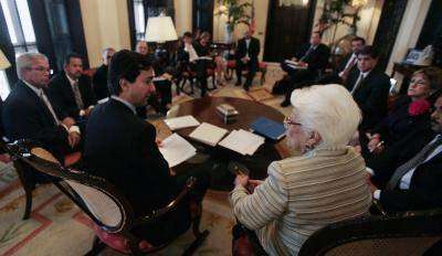 Voto de huelga en el Oncológico