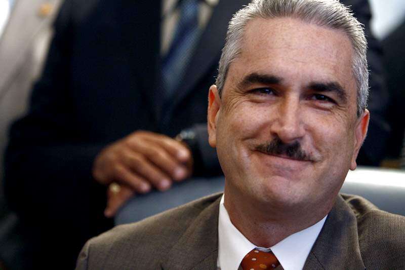 TUAMA acaba conflicto y alaba a Rivera Schatz