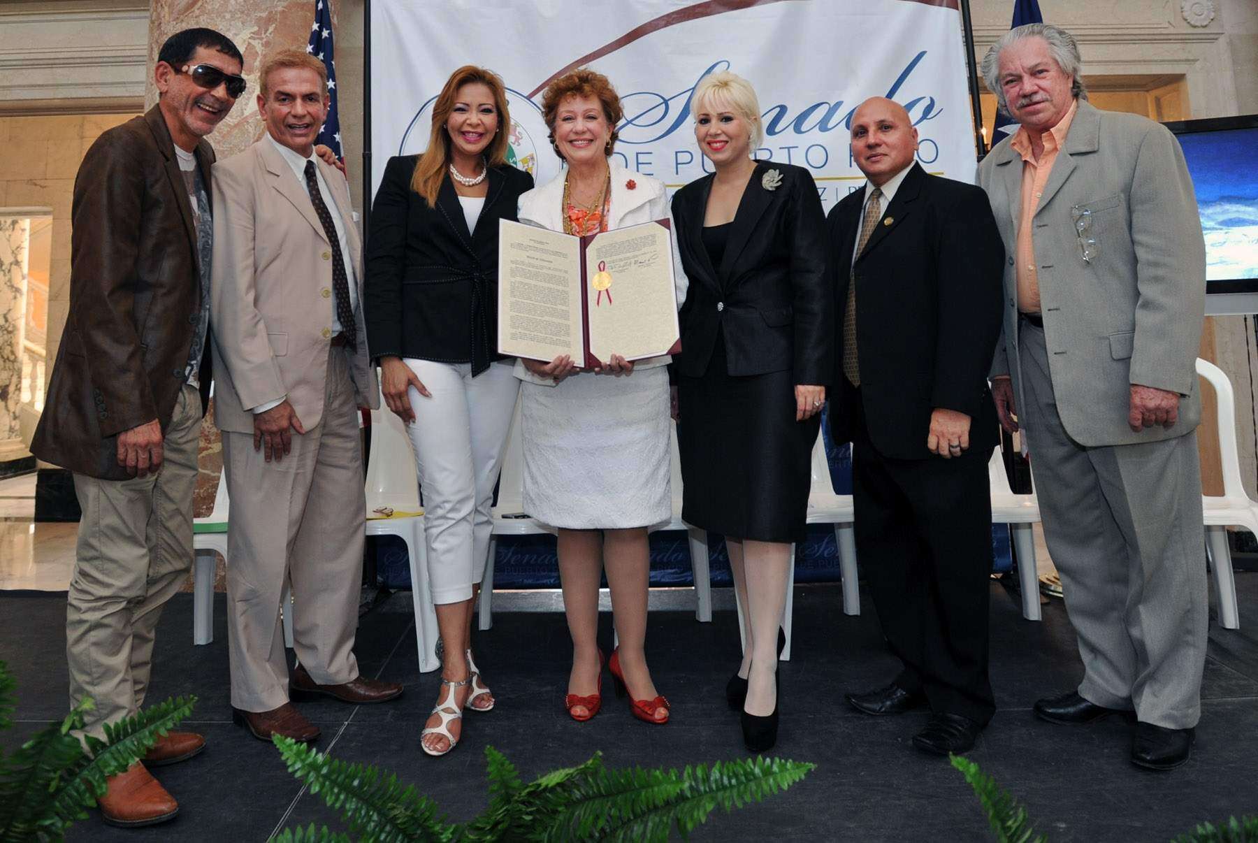 Homenaje del Senado a Gladys Rodríguez