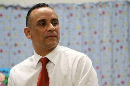 Renuncia Secretario de Educación