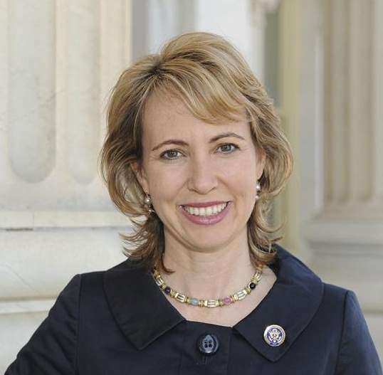 Congresista Giffords habla tras atentado