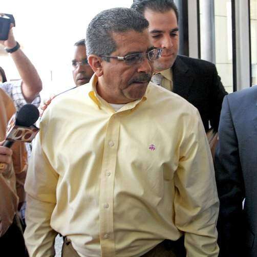 Fuera la prensa de vista Hilton Cordero